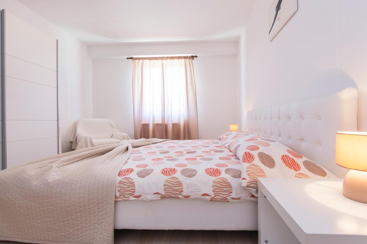Xenia & Desiderio Apartment *
